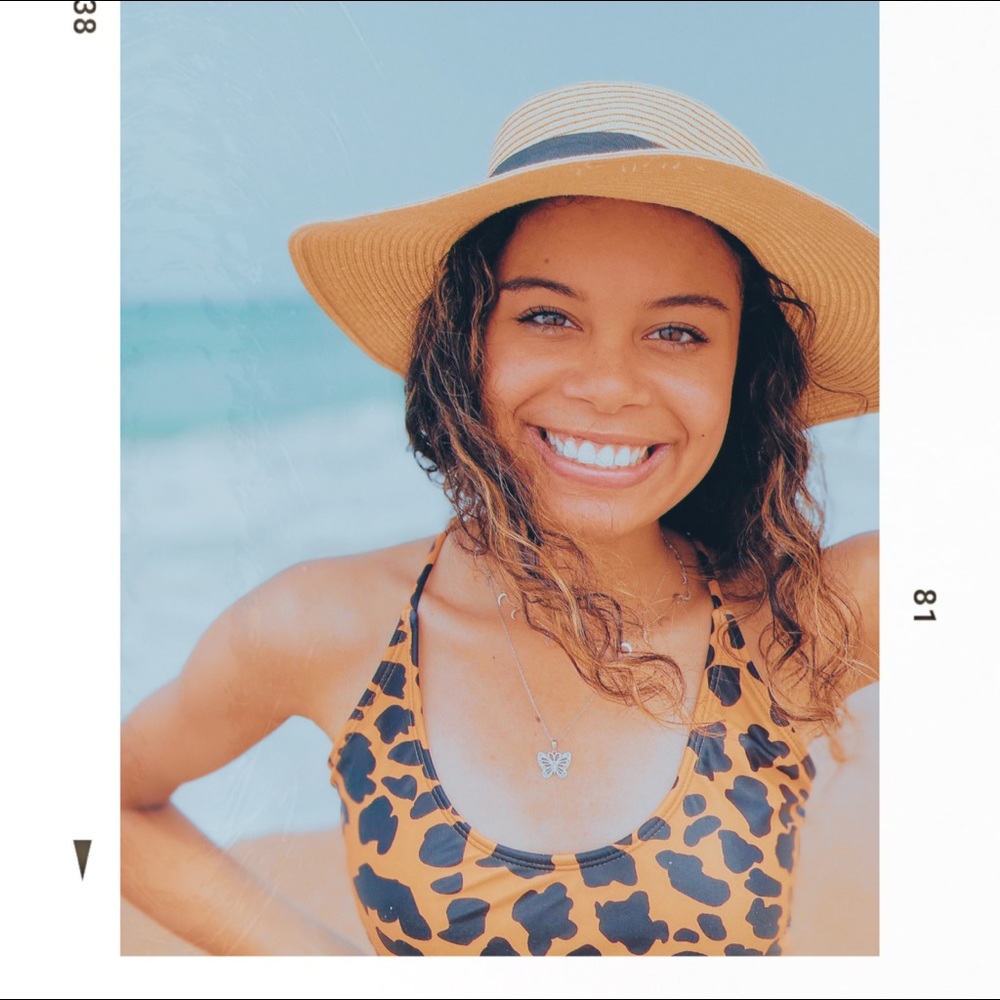 Meet your Posher, Senobia